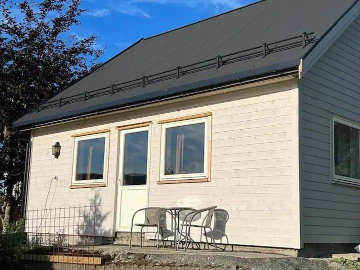 Lekkert Gjestehus Med Gratis Parkering Pa Stedet. Levanger Kültér fotó
